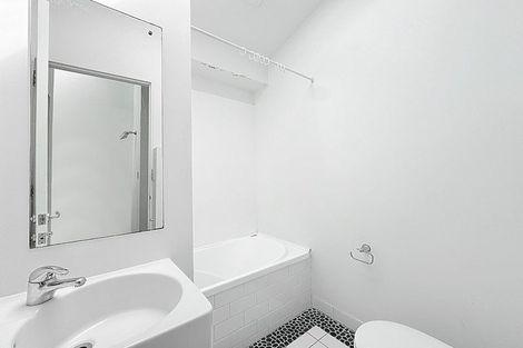 Photo of property in Mondrian Townhouses, 9/24 Hanson Street, Mount Cook, Wellington, 6021