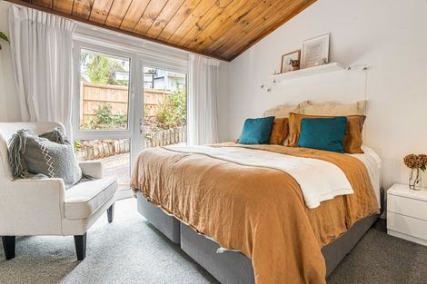 Photo of property in 1/6a Sunnynook Road, Sunnynook, Auckland, 0620