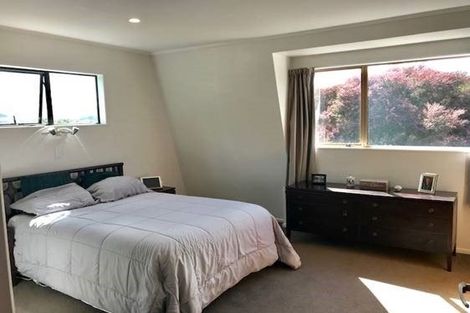 Photo of property in 95a Churton Drive, Churton Park, Wellington, 6037