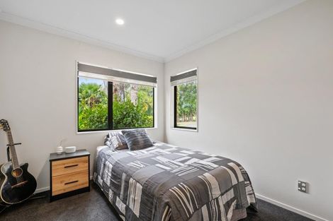 Photo of property in 30 Foster Road, Kumeu, 0891