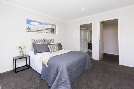 Photo of property in 12 Passchendaele Grove, Trentham, Upper Hutt, 5018