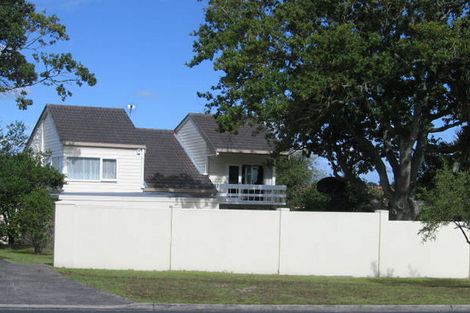 Photo of property in 70 Kowhai Road, Campbells Bay, Auckland, 0630