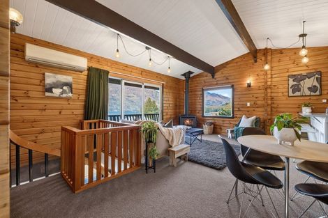 Photo of property in 16 Williams Street, Sunshine Bay, Queenstown, 9300