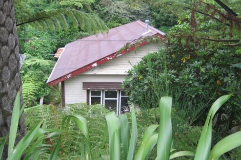 Photo of property in 16 Albemarle Road, Northland, Wellington, 6012