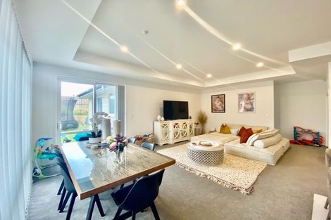 Photo of property in 71 Hayfield Way, Karaka, Papakura, 2113