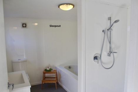 Photo of property in 15 Gleeson Road, Manakau, Levin, 5573