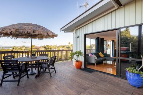 Photo of property in 26 Omokoroa Road, Omokoroa, 3114