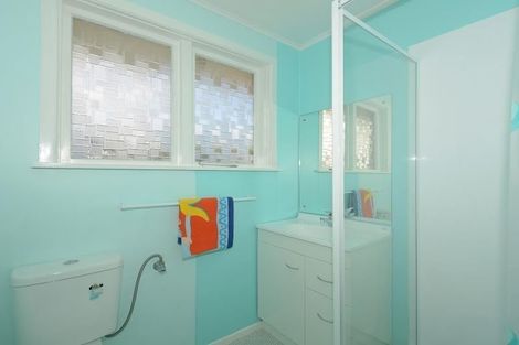 Photo of property in 2/8 Oregon Drive, Maoribank, Upper Hutt, 5018