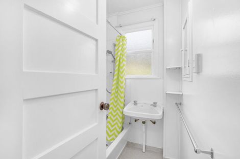 Photo of property in 90 Wilkie Crescent, Naenae, Lower Hutt, 5011