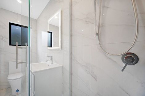 Photo of property in 2/11 Stottholm Road, Titirangi, Auckland, 0604