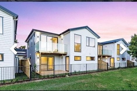 Photo of property in 320c Royal Road, Massey, Auckland, 0614