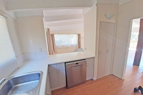 Photo of property in 617 Blockhouse Bay Road, Blockhouse Bay, Auckland, 0600