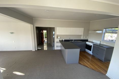 Photo of property in 2/21 Omana Road, Milford, Auckland, 0620