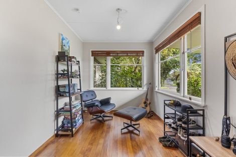 Photo of property in 27 Waterloo Crescent, Hokowhitu, Palmerston North, 4410