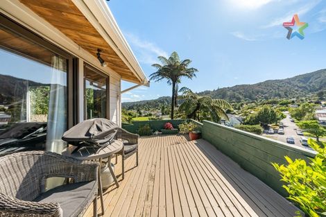 Photo of property in 30 Korau Grove, Stokes Valley, Lower Hutt, 5019