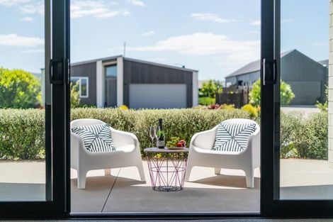 Photo of property in 6 Awatea Drive, Whitianga, 3510