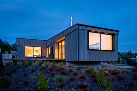 Photo of property in 6 Akitu Rise, Wanaka, 9305