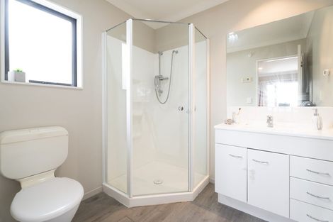 Photo of property in 6 Erlestoke Crescent, Churton Park, Wellington, 6037