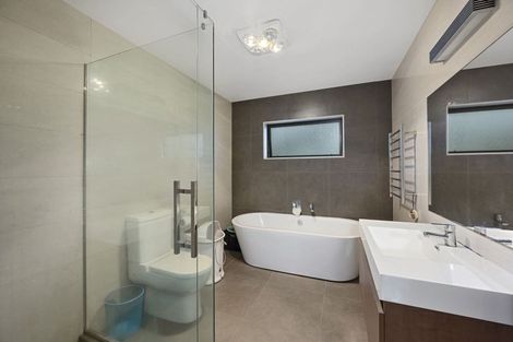 Photo of property in 31 Kilkelly Avenue, Pinehill, Auckland, 0632