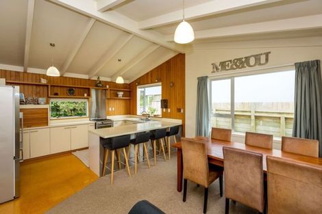 Photo of property in 11 Handley Place, Glen Avon, New Plymouth, 4312