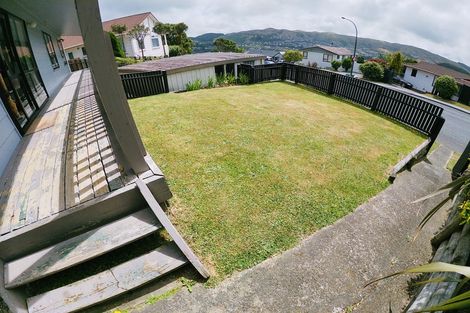 Photo of property in 154 Mark Avenue, Grenada Village, Wellington, 6037
