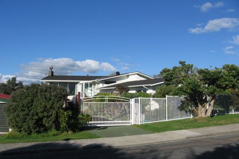 Photo of property in 32 Cranwell Street, Churton Park, Wellington, 6037