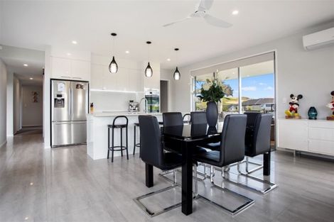 Photo of property in 21 Greystone Place, Omokoroa, 3114