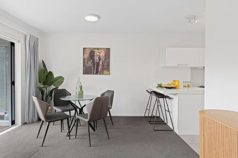 Photo of property in 2/133 Shakespeare Road, Milford, Auckland, 0620