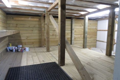 Photo of property in 17 Worthington Place, West Harbour, Auckland, 0618