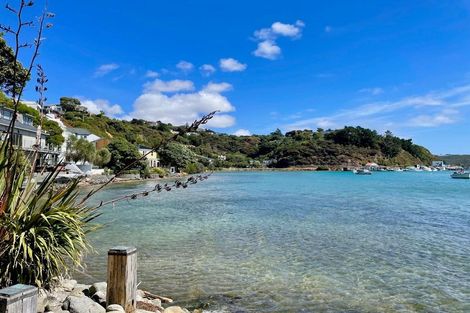 Photo of property in 18 Trevor Terrace, Paremata, Porirua, 5024