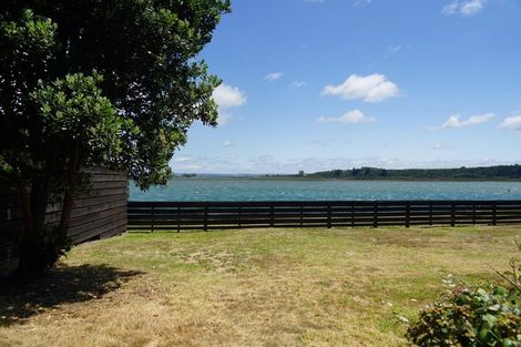 Photo of property in 650 Pukehina Parade, Pukehina, Te Puke, 3189