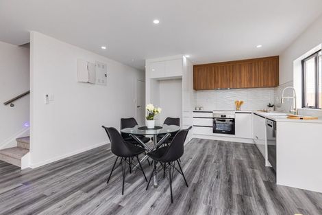 Photo of property in 7c Gladfield Lane, Te Atatu Peninsula, Auckland, 0610