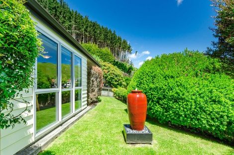 Photo of property in 11b Poneke Drive, Waikanae, 5036