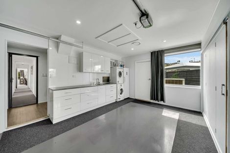 Photo of property in 44 Mcneil Street, Balclutha, 9230