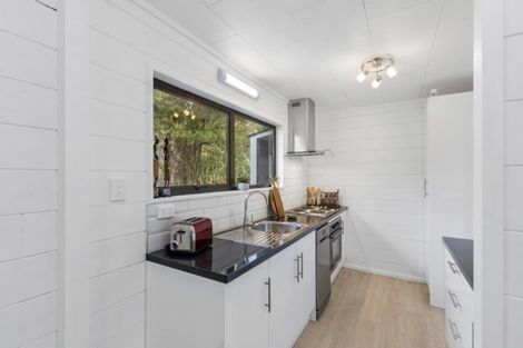 Photo of property in 14b Fenchurch Grove, Stokes Valley, Lower Hutt, 5019