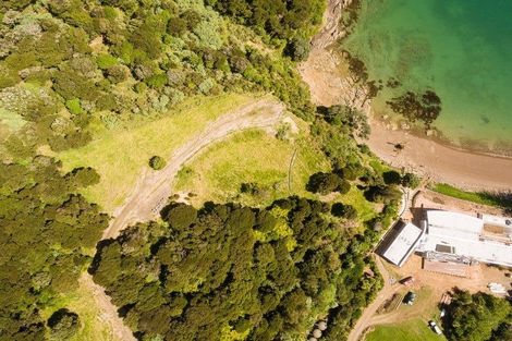 Photo of property in 250 Paroa Bay Road, Russell, 0272