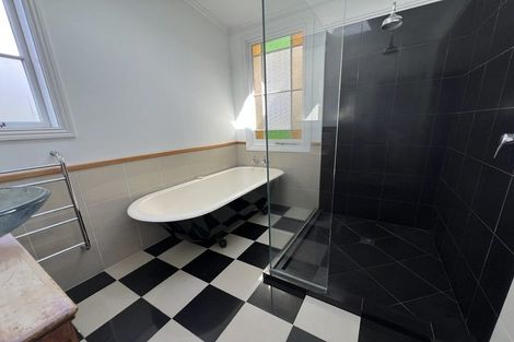 Photo of property in 19 Lake Road, Devonport, Auckland, 0624