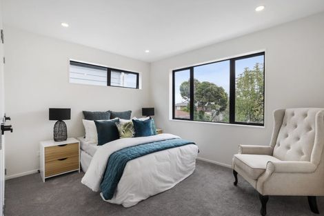 Photo of property in 21b Pipitea Place, Massey, Auckland, 0614