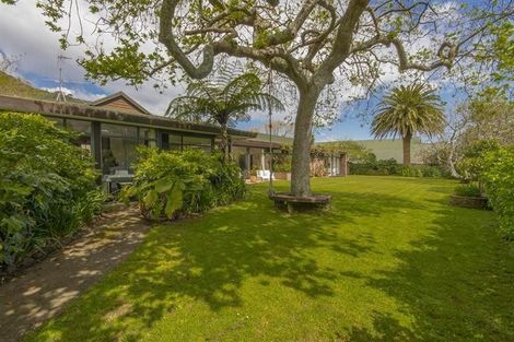 Photo of property in 27 Cheviot Road, Lowry Bay, Lower Hutt, 5013