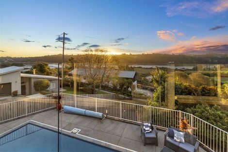 Photo of property in 146 Kittiwake Drive, Schnapper Rock, Auckland, 0632