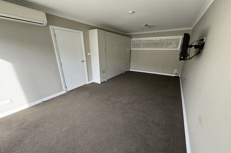 Photo of property in 2/17 Commodore Parry Road, Castor Bay, Auckland, 0620