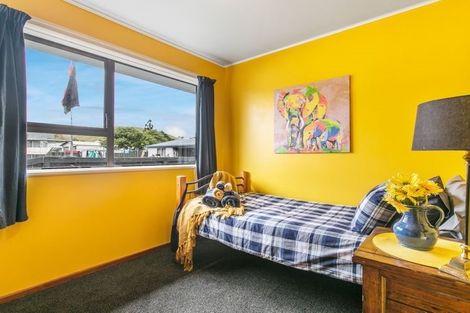 Photo of property in 20 Matapouri Road, Mangere Bridge, Auckland, 2022