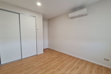 Photo of property in 4/532 Glenfield Road, Glenfield, Auckland, 0629