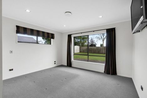 Photo of property in 4 Becklands Place, Inglewood, 4330
