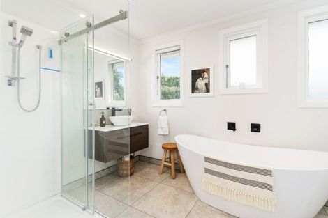 Photo of property in 77 Kent Street, Carterton, 5713