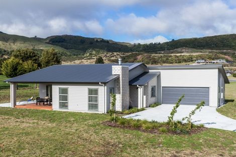 Photo of property in 111 Kenrigg Road, Kinloch, Taupo, 3377