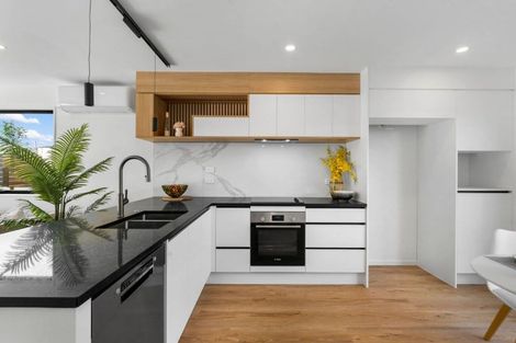 Photo of property in 3/42 Marvon Downs Avenue, Pakuranga Heights, Auckland, 2010