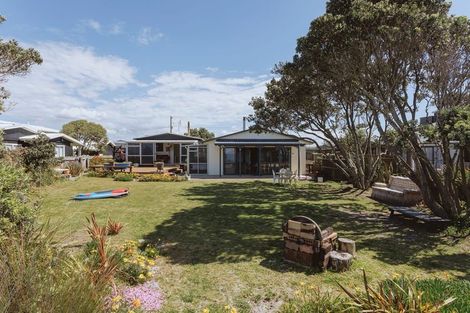 Photo of property in 515 Pukehina Parade, Pukehina, Te Puke, 3189