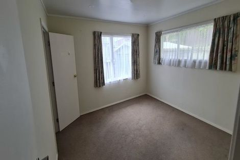 Photo of property in 72 Stewart Drive, Newlands, Wellington, 6037