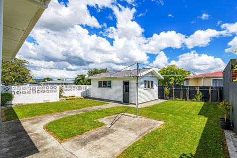 Photo of property in 10 Wairau Place, Kelvin Grove, Palmerston North, 4414